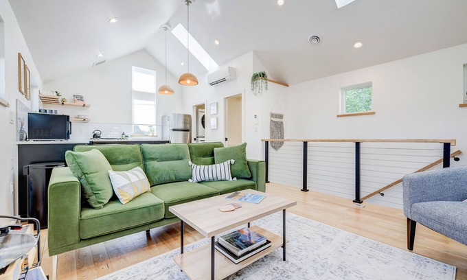 West Highland House | Stylish 2BR Guesthouse w/Private Patio - Walk to Tennyson St