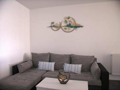 Canning Town Apartment | Stylish 4 Bd Ft LDN Parking