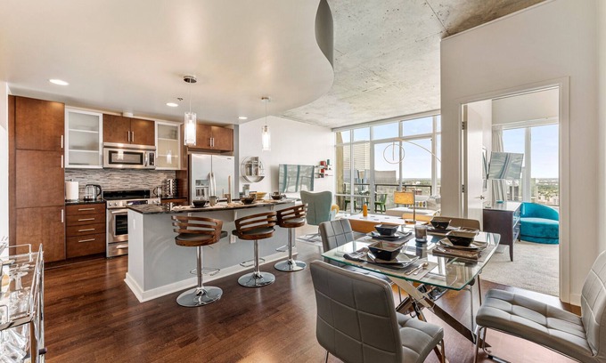 Downtown Denver Condo | Stylish 42nd Floor Central Denver Condo with Breathtaking Views