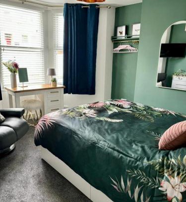 Southend-on-Sea Apartment | Stylish and Chic Seaside Apartment