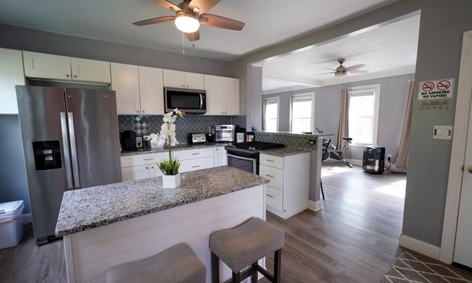 Parma Apartment | Stylish and comfortable apartment in a safe neighborhood!