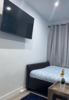 Gateshead House | Stylish and Unique Bedroom In Gateshead - Close To Newcastle