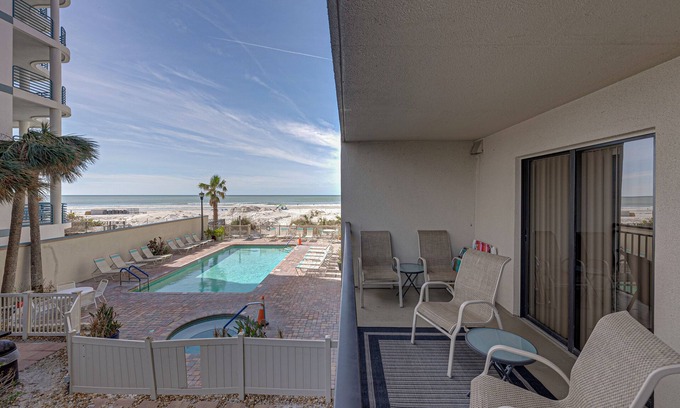 Belle Vista Condo | Stylish Beachfront | Steps from Everything