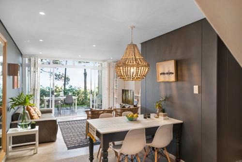 Selection Beach Apartment | Stylish Beachscape in Umdloti