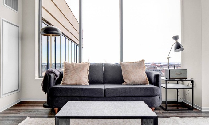 Theatre District Apartment | Stylish Downtown 1BR w/Luxury Amenities and Rooftop Views by Blueground