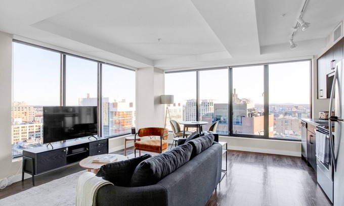 Theatre District Apartment | Stylish Downtown 1BR w/Luxury Amenities and Rooftop Views by Blueground
