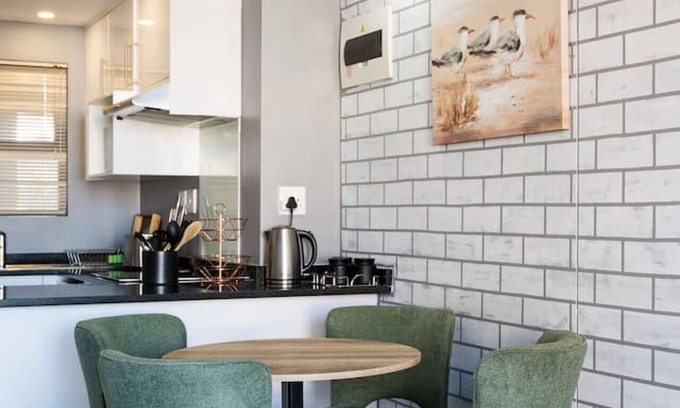 Durban Point Apartment | Stylish Gem in East Point 19