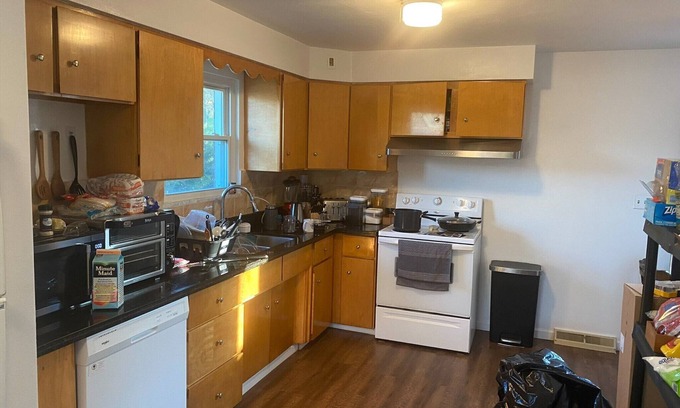 Colliers House | Stylish Home with fast Internet!