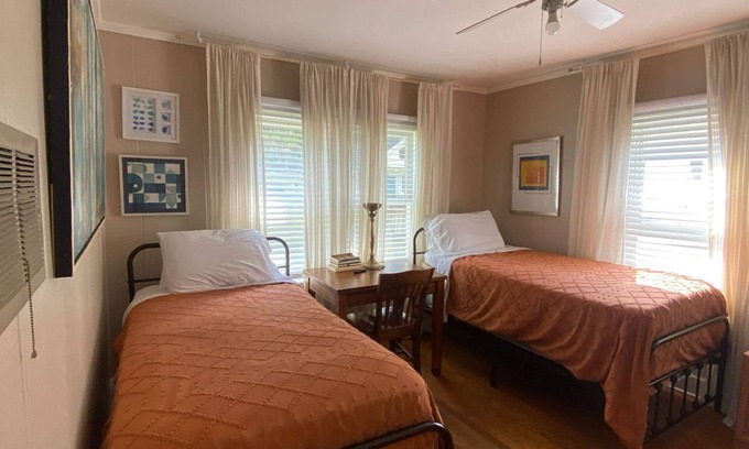 Freetown - Port Rico Apartment | Stylish Lafayette Apartment with Kitchen & Garden Access