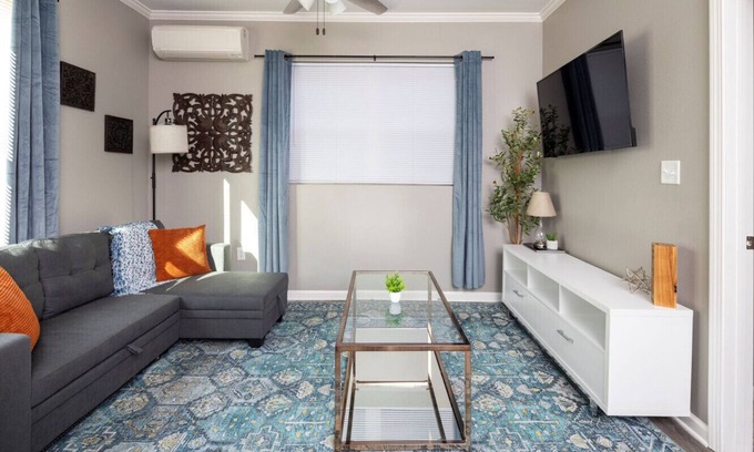 Downtown Little Rock House | Stylish Little Rock Downtown Escape | Sleeps 7