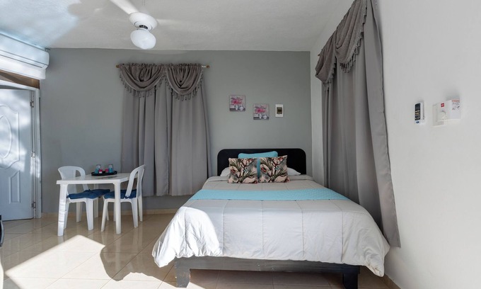 Samana Hotel | Stylish loft in the city/Wi-fi/Jacuzzi