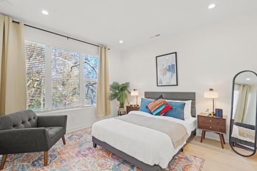 Charlotte Apartment | Stylish Modern 3BR 3,5BA Townhouse in Charlotte