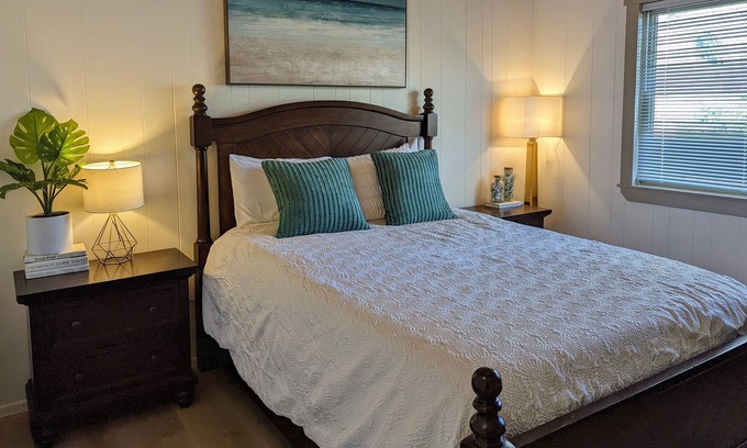 Frazier Park House | Stylish Mountain Getaway with Fireplace + Wifi