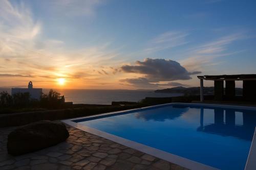 Houlakia Apartment | Stylish Mykonian apartment Semi-Private huge Pool