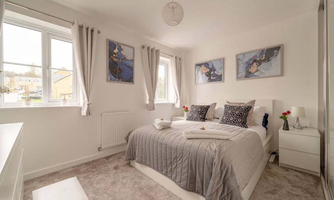 Fence House | Stylish new build home central Colne