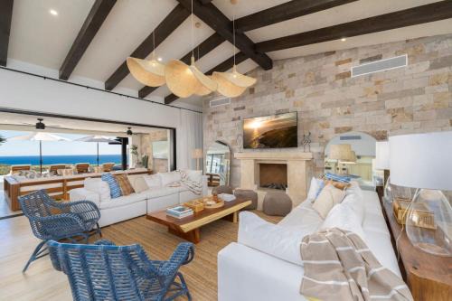 Sunset Beach House | Stylish New Modern 5BR Villa at Quivira