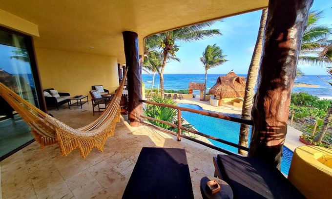 Majahual Apartment | STYLISH OCEANFRONT CONDO with POOL