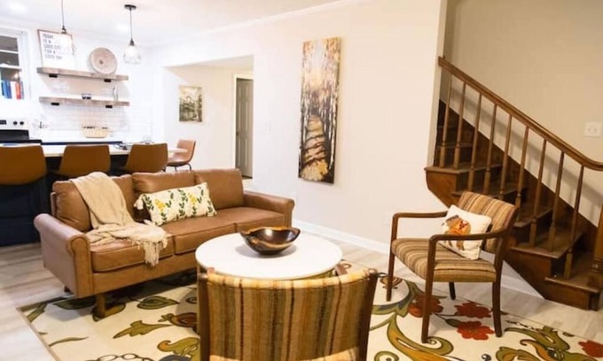 Sharpsburg Apartment | Stylish Private 1 BR Apartment for Travel Professionals-Extended Stays Welcomed!