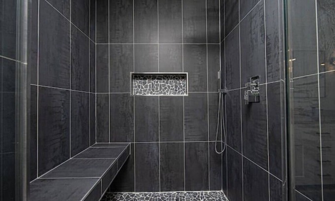 Grove City House | Stylish Sanctuary in Grove Cityn