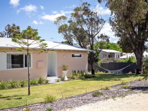 Falcon House | Stylish Shack Falcon Bay