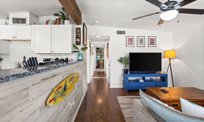 St. Petersburg - Clearwater House | Stylish St. Pete 3 Bed, 2 Bath- Fire Pit, Outdoor Patio/TV & Near Beach + Dtwn