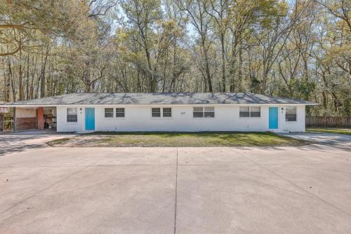 North Charleston House | Stylish Stay Near Breweries