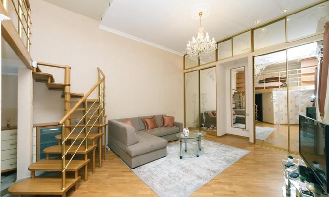 Khreshchatyy Yar Apartment | Stylish two-level flat 2 min from Khreschatyk