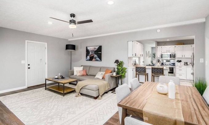 Royal Manor House | Suburban oasis perfect for families & groups