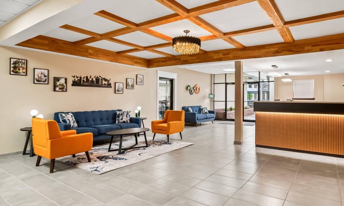 Harvey Hotel | Suburban Studios Harvey - New Orleans