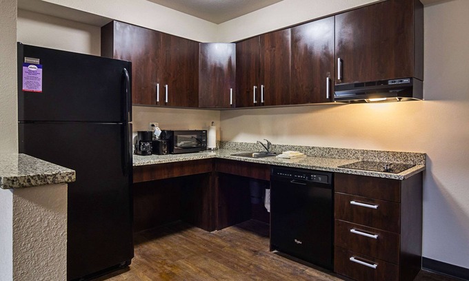 Monaca Hotel | Suburban Studios Monaca - Pittsburgh