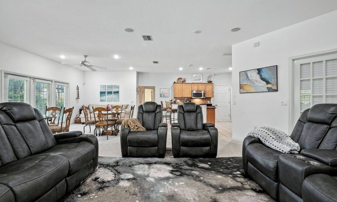 Dunnellon House | Succulent Paradise w/Pool at Rainbow River; 20% off 7 Days; 35% off 28 Days