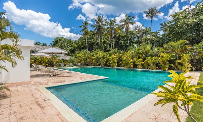 El Centro Villa | Sueños 7 – 2BR Villa with Pool, Starlink Walk to Beach & Shops – Las Terrenas