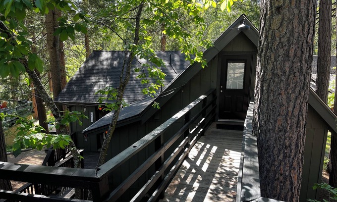 Twain Harte Cabin | Sugar Pine Cabin - Book the Holidays early, the perfect family cabin!