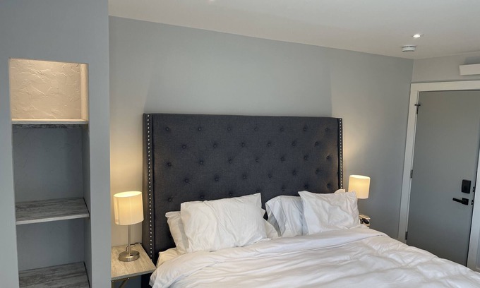 Custer Cabin | Suite 204 "The Egyptian Eagle"