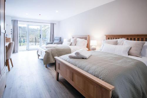 Pen-y-cae Apartment | Suite 8 - Sleeping Giant Hotel - Pen Y Cae Inn