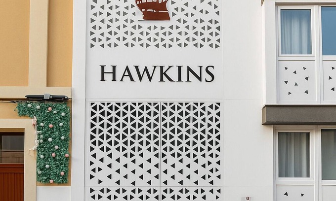 Algeciras Apartment | Suite by Hawkins Exterior BB