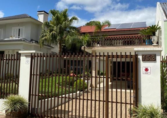 Monte Verde House | Suite com Varanda