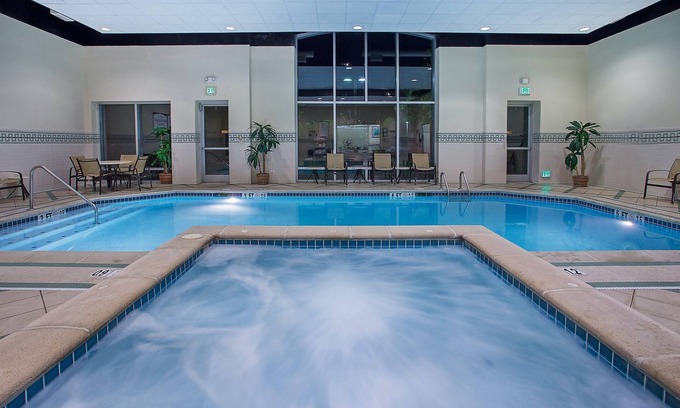 Downtown Chattanooga Condo | Suite in Downtown Chattanooga | Hot Tub Access