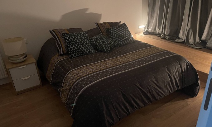 Genas House | Suite Parentale Avec Douche et Toilettes Privées Attenant. A 5 Minutes Deurexpo