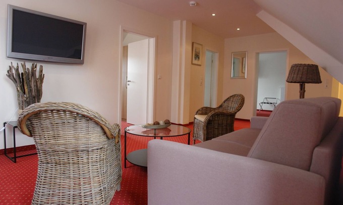 Hage Hotel | Suite-Royal-Private Bathroom-Terrace-#15