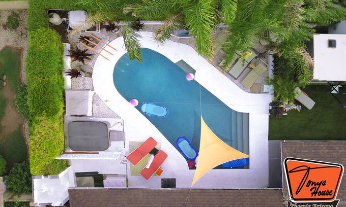 Alhambra Apartment | suite with kitchenette, pet friendly, clothing optional pool, in a gay hotel