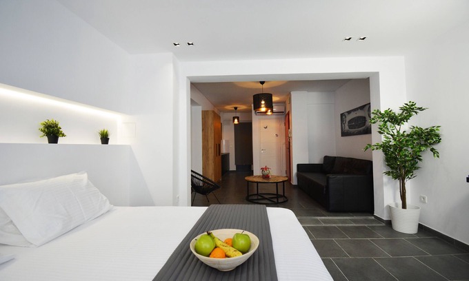 Piraeus Apartment | Suites 51/5 min from Piraeus Port!