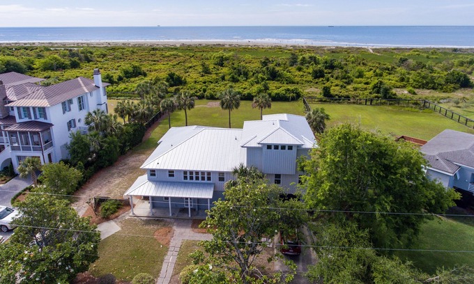 Sullivan's Island House | Sullivan's Island 5 Bdrms/4 Baths