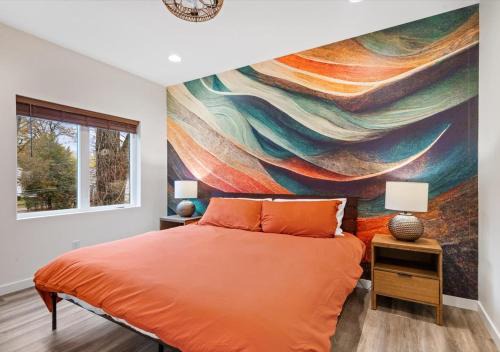 Evansville Apartment | Summer at The Golden Goose including King Bed, Parking, Security and Laundry