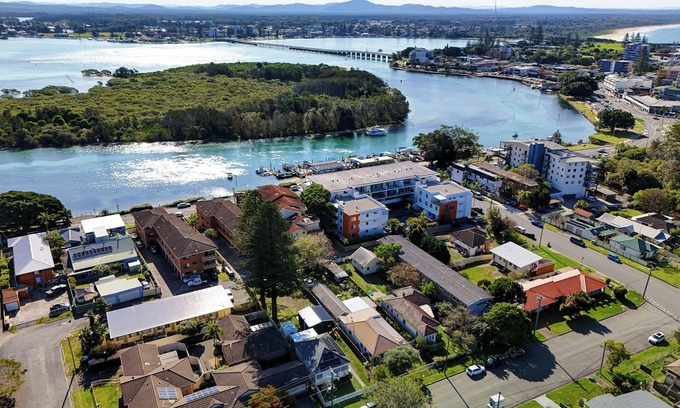 Forster House | Summer Breeze ForsternThe Perfect Family Getaway on the Mid North Coast of NSW