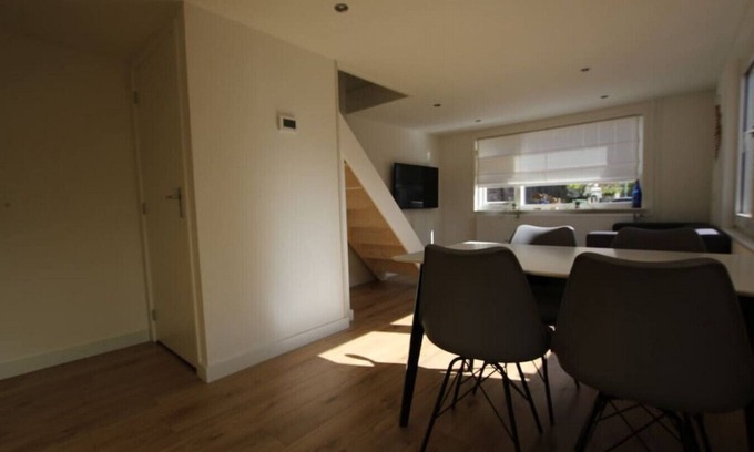Noordwijk aan Zee Cottage | Summerhouse in Noordwijk aan Zee free parking