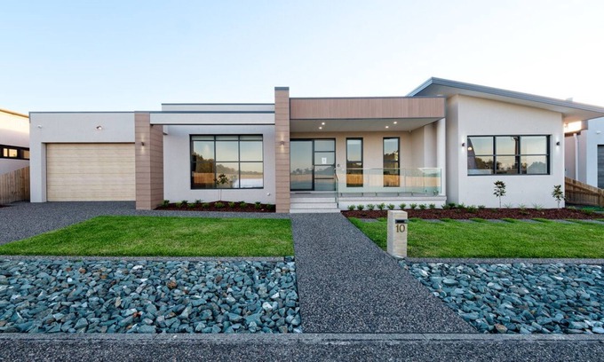 Diamond Beach House | Summerland 10 @ Glorious Diamond Beach with outdoor spa