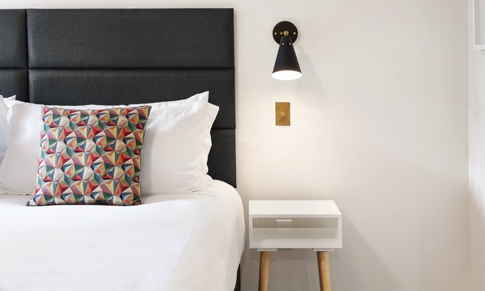 Mount Shasta Hotel | Summit Lofts, Downtown Mt Shasta, King Bed, #203