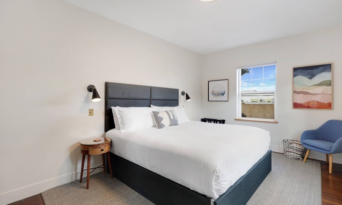 Mount Shasta Hotel | Summit Lofts, View of Mt Shasta, King Bed, #205
