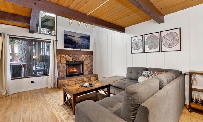 Big Bear Lake House | Summit View- Modern Two Story Furnished Resort Townhouse Condo- Walk to Ski Lift